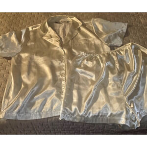 Victoria's Secret 2 piece pajama set - ivory color - EUC Size M - Gold Label